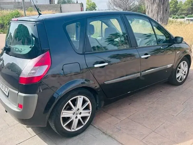 Usado Renault Scénic Authentique 120 CV (88 kW) 2004 Negro Monovolumen