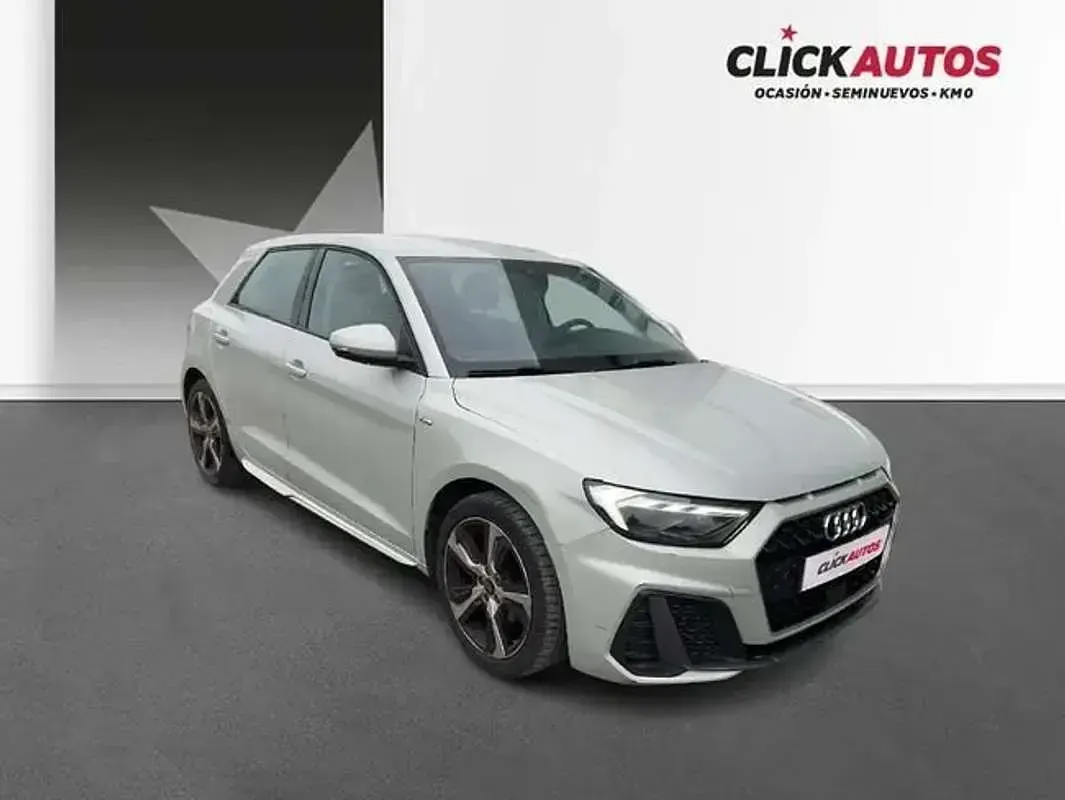Usado Audi A1 Comfort 110 CV (80 kW) 2023 Plateado SUV