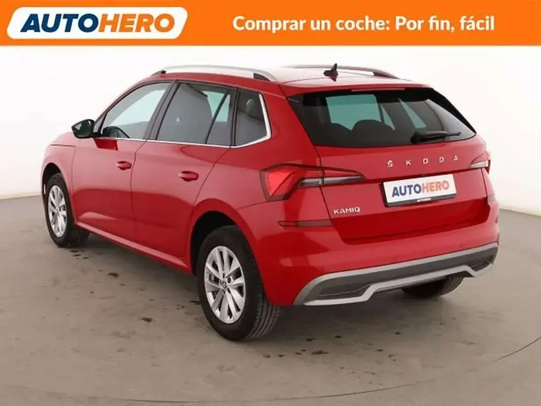 Usado Skoda Kamiq Ambition 110 CV (80 kW) 2023 Rojo SUV