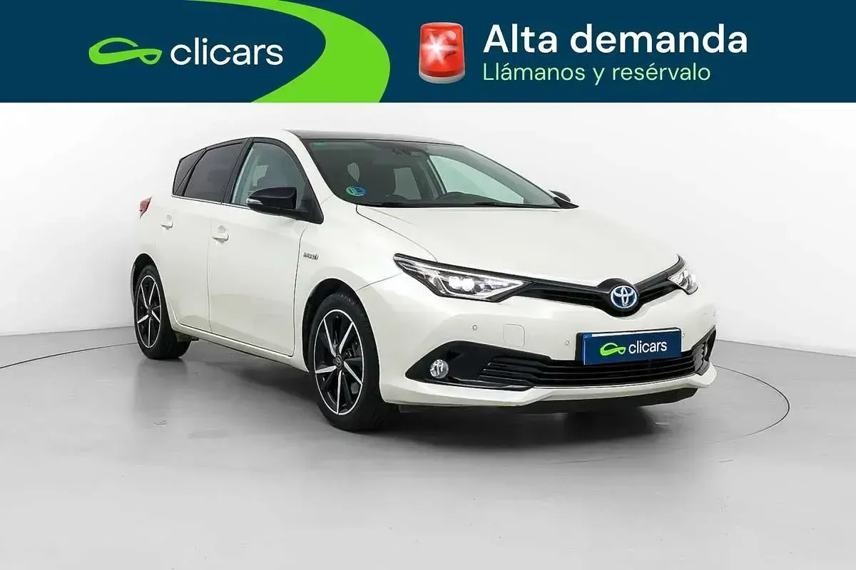 Usado Toyota Auris Hybrid 99 CV (72 kW) 2017 Blanco Berlina