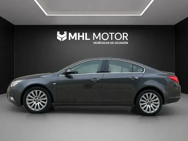 Usado Opel Insignia Cosmo 140 CV (102 kW) 2011 Gris