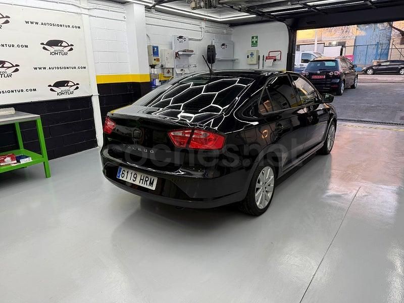 Usado Seat Toledo Style 105 CV (77 kW) 2013 Negro Utilitario