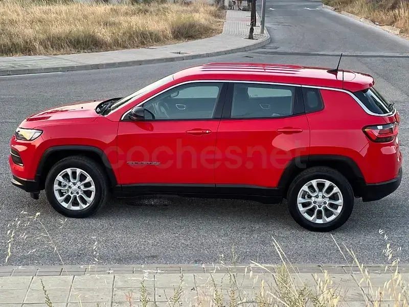 Usado Jeep Compass Longitude 130 CV (95 kW) 2022 Rojo SUV