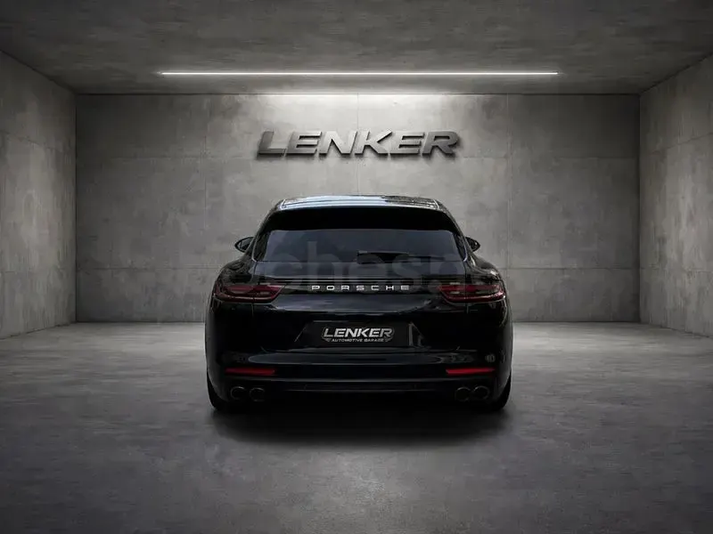Usado Porsche Panamera 4 Sport Turismo Sport Turismo 330 CV (242 kW) 2017 Negro Familiar