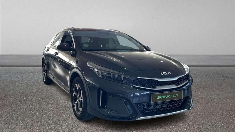 Usado Kia XCeed 101 CV (74 kW) 2025 Gris SUV