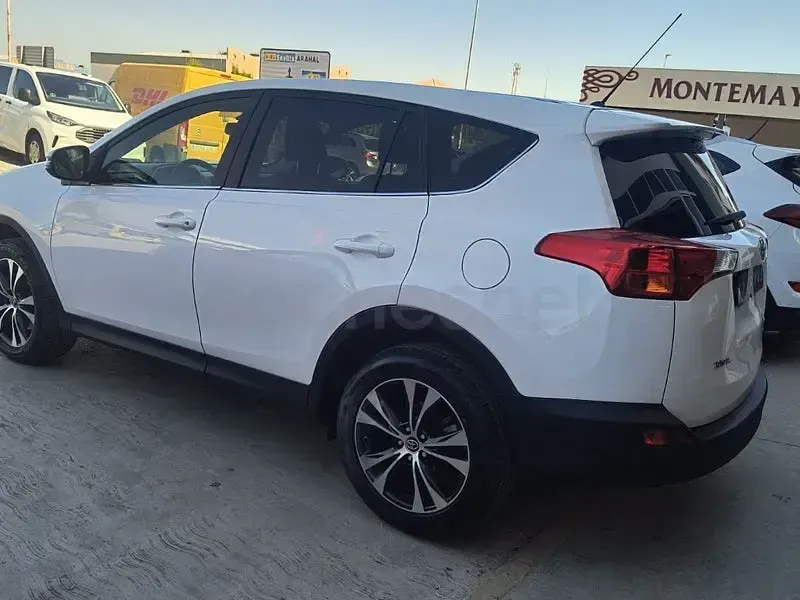 Usado Toyota RAV4 Advance 124 CV (91 kW) 2014 Blanco SUV