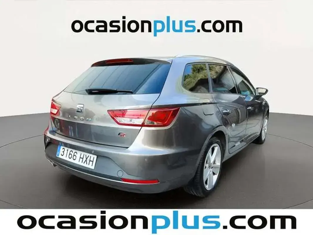 Usado Seat Leon ST FR 150 CV (110 kW) 2014 Gris Familiar