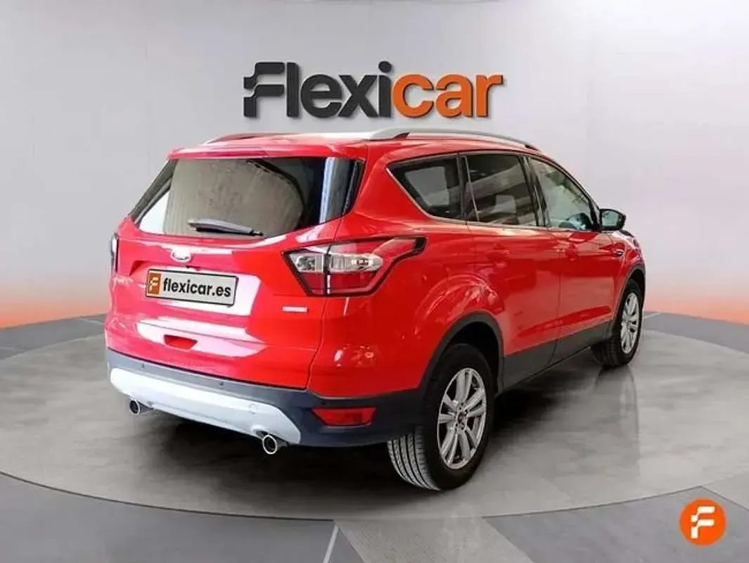 Usado Ford Kuga Trend 120 CV (88 kW) 2018 Rojo SUV