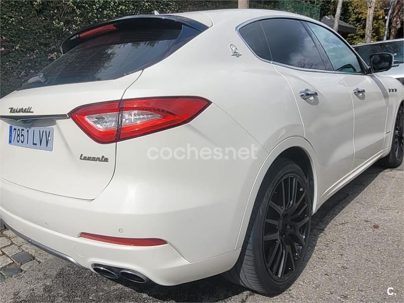Usado Maserati Levante GranLusso 430 CV (316 kW) 2018 Blanco SUV