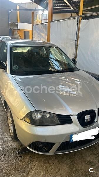 Usado Seat Ibiza Reference 70 CV (51 kW) 2006 Gris / plata Utilitario