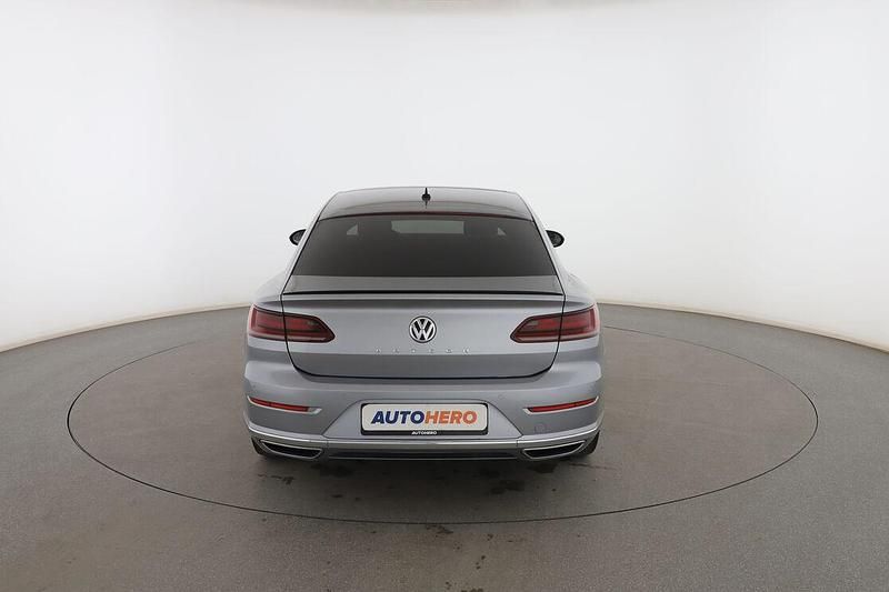 Usado VW Arteon R-line 190 CV (139 kW) 2019 Gris Berlina