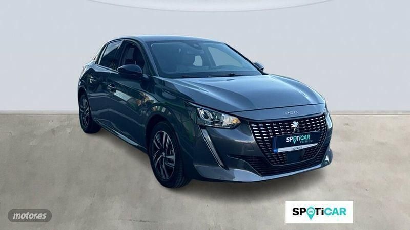 Usado Peugeot 208 Allure 102 CV (75 kW) 2023 Gris Utilitario