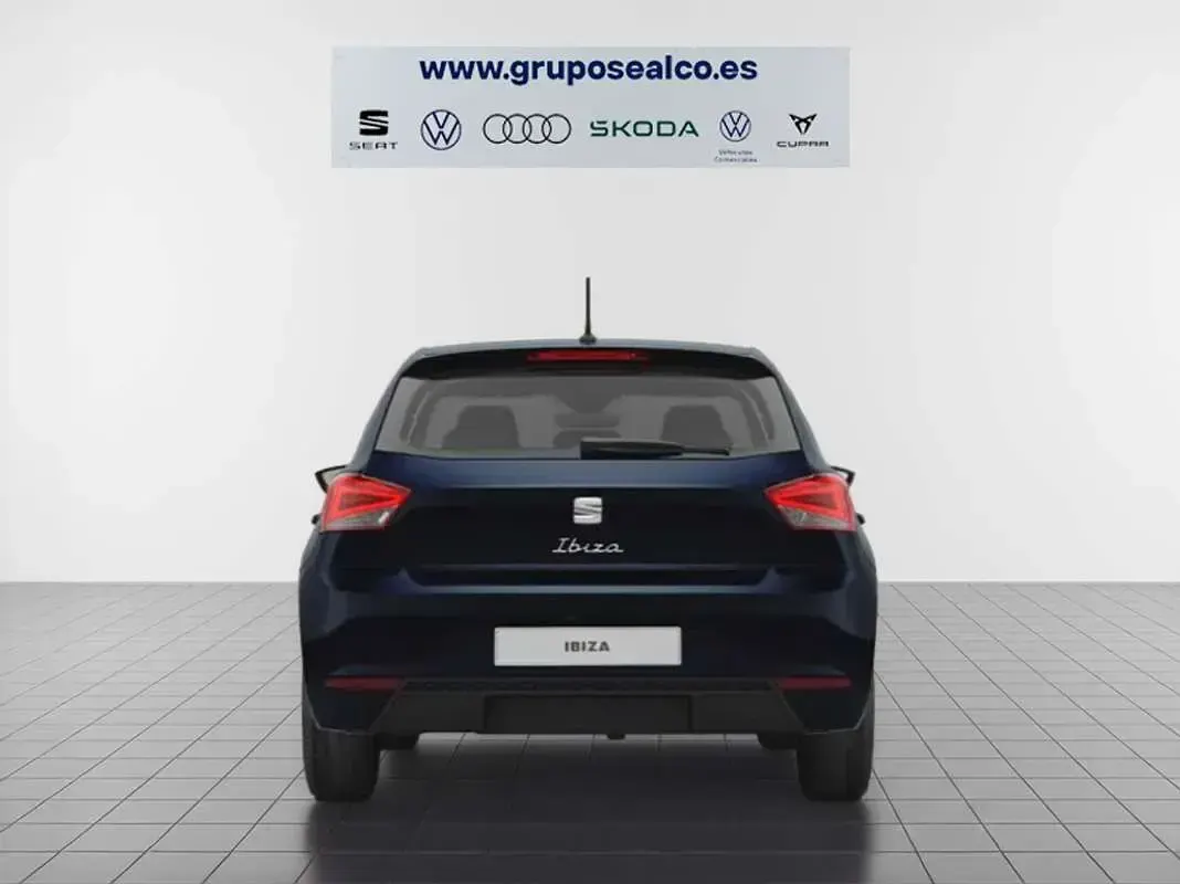 Usado Seat Ibiza Style 110 CV (80 kW) 2022 Azul Utilitario