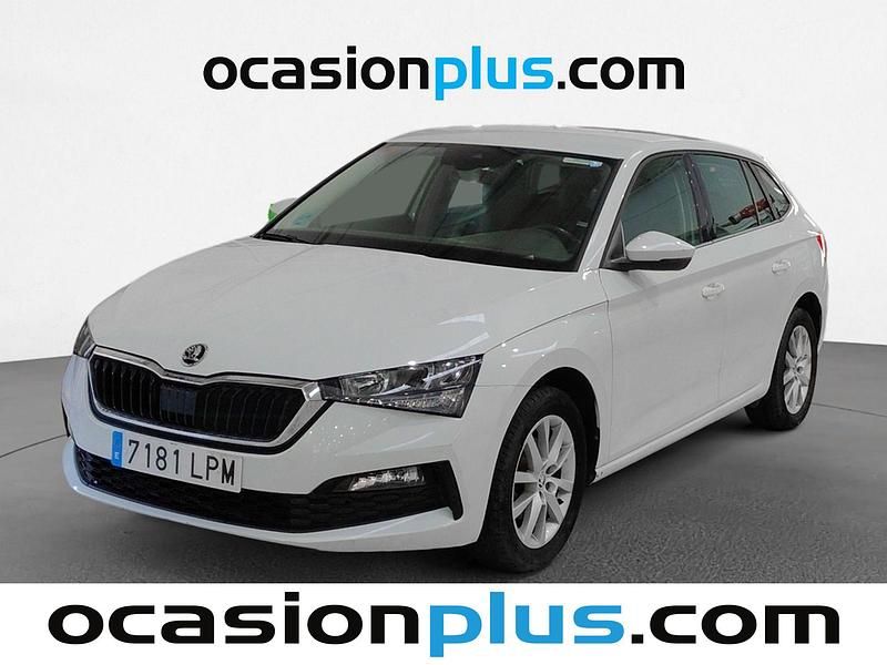 Usado Skoda Scala Ambition 110 CV (80 kW) 2021 Blanco Utilitario