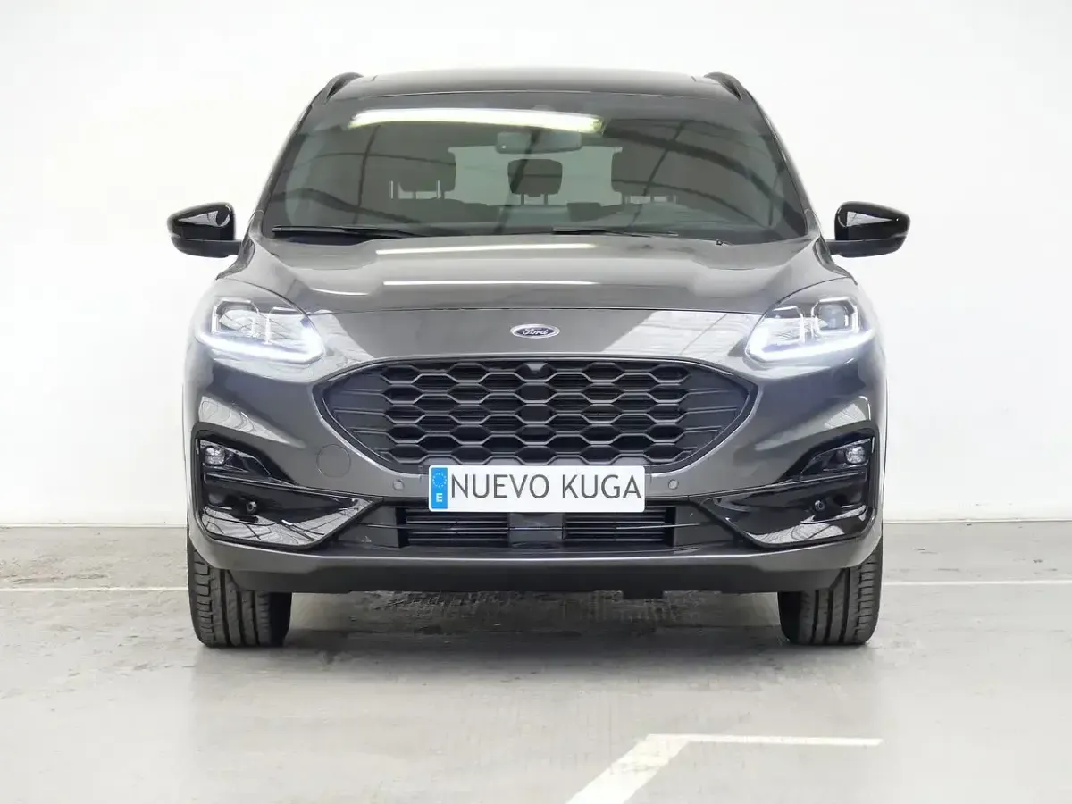 Usado Ford Kuga ST-Line X 150 CV (110 kW) 2023 Gris SUV