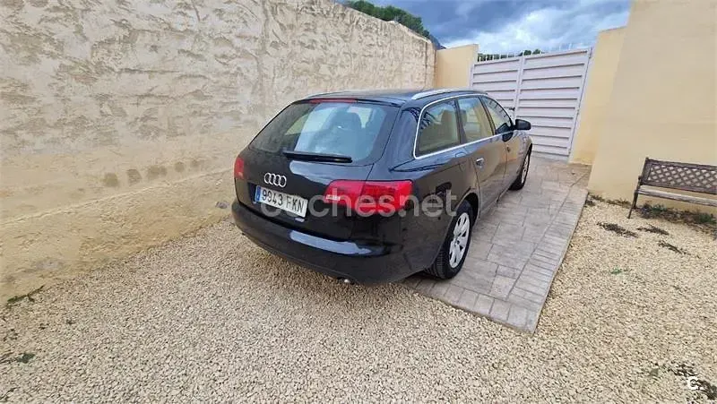 Usado Audi A6 225 CV (165 kW) 2005 Negro Familiar