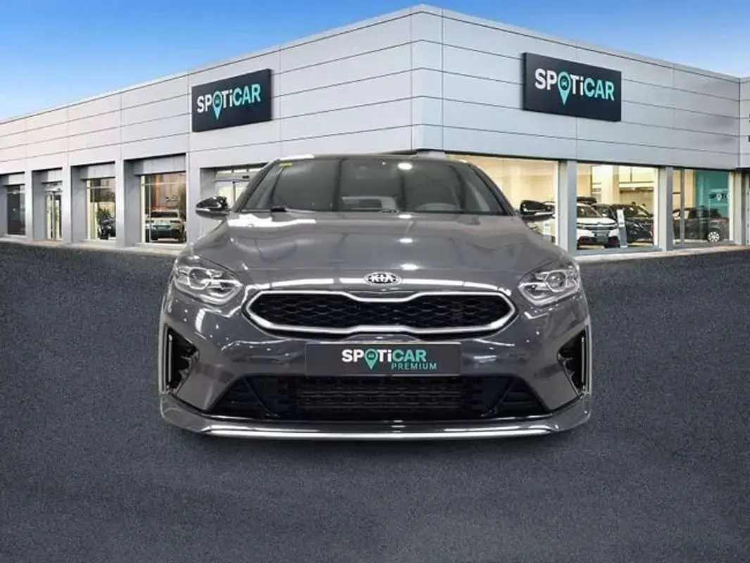 Usado Kia ProCeed GT-Line 140 CV (102 kW) 2020 Gris Familiar