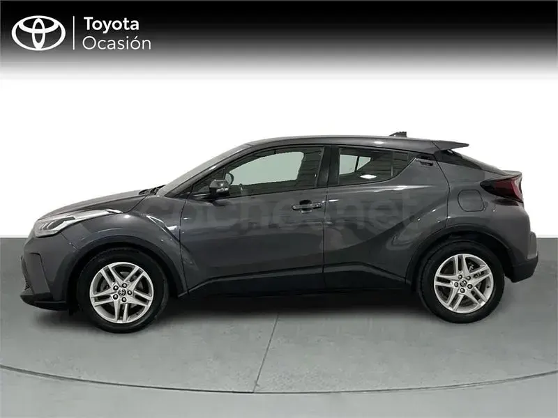 Usado Toyota C-HR Active 122 CV (89 kW) 2022 Gris / plata SUV