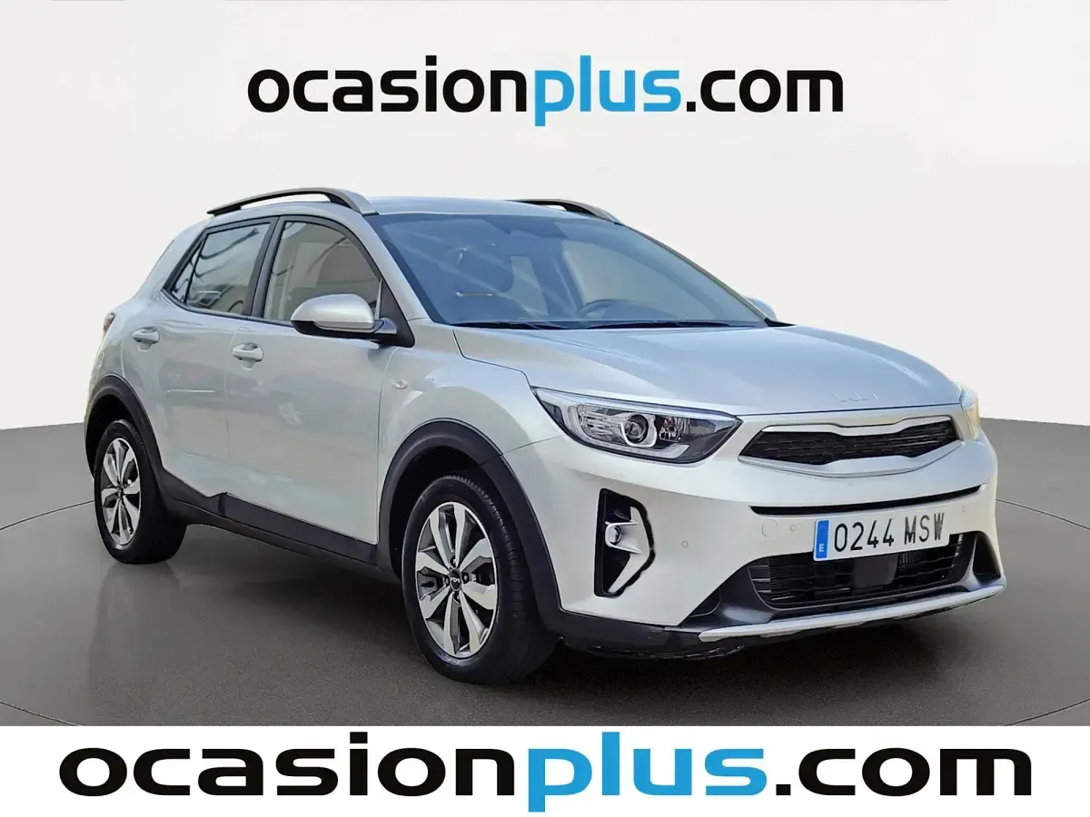 Usado Kia Stonic 101 CV (74 kW) 2024 Gris SUV