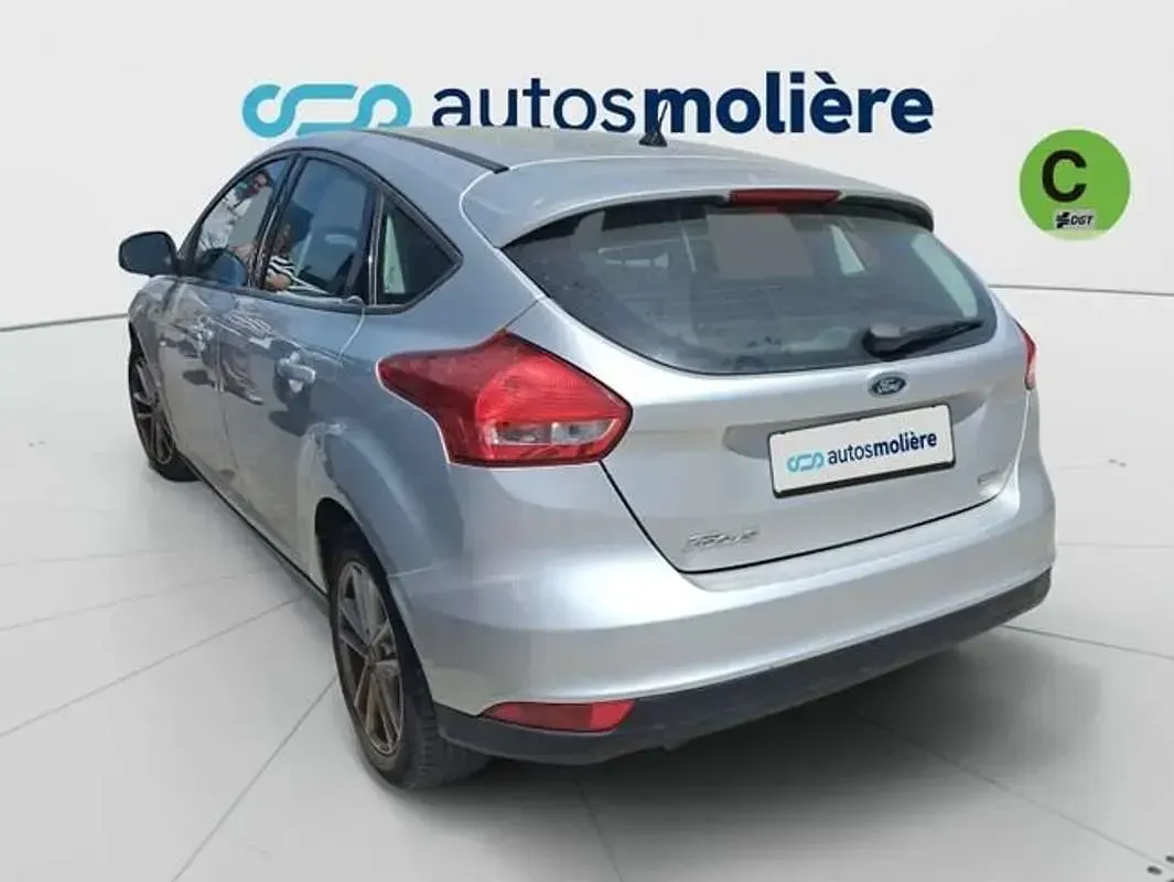 Usado Ford Focus Trend+ 125 CV (91 kW) 2018 Gris Utilitario