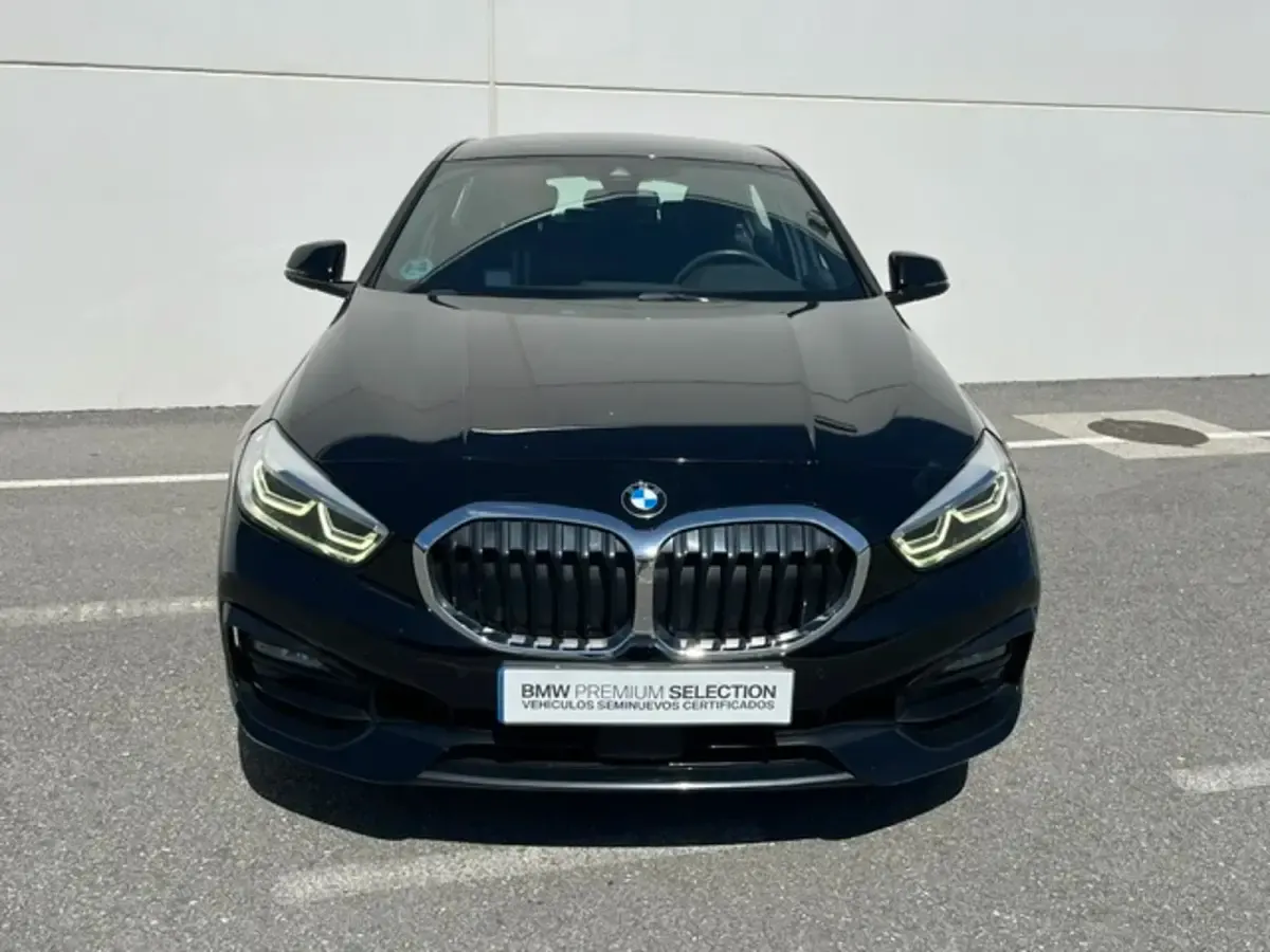 Usado BMW 118 Executive 150 CV (110 kW) 2022 Negro Utilitario