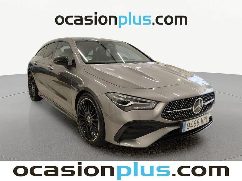 Usado Mercedes CLA220 190 CV (139 kW) 2024 Gris Berlina