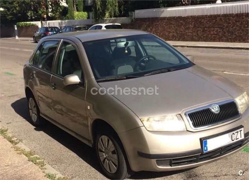 Usado Skoda Fabia Comfort 64 CV (47 kW) 2004 Beige Familiar