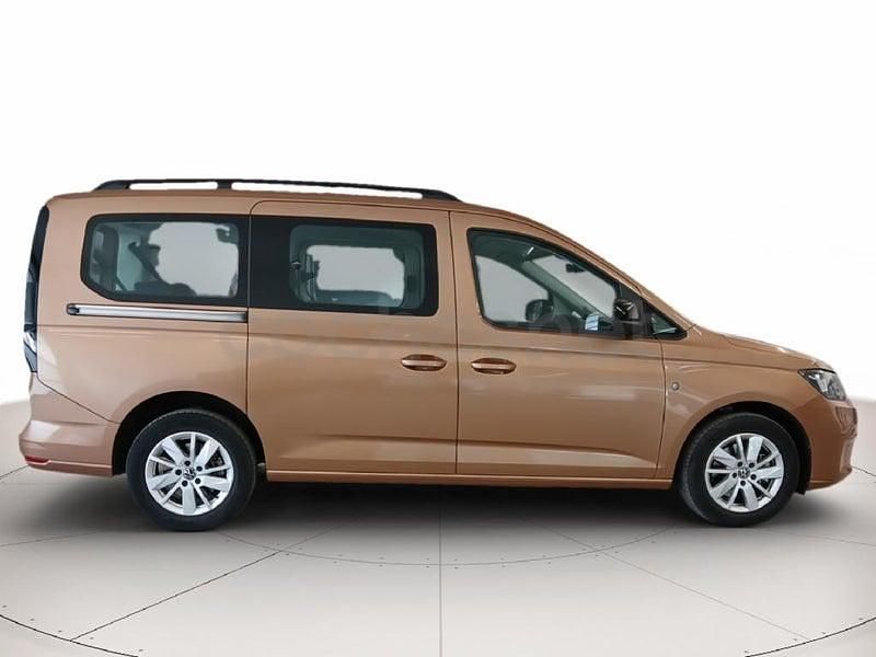 Usado VW Caddy Maxi 122 CV (89 kW) 2024 Azul Monovolumen