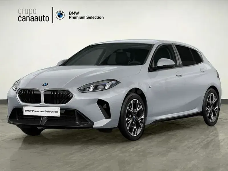 Usado BMW 118 Comfort Edition 150 CV (110 kW) 2025 Gris / plata Utilitario