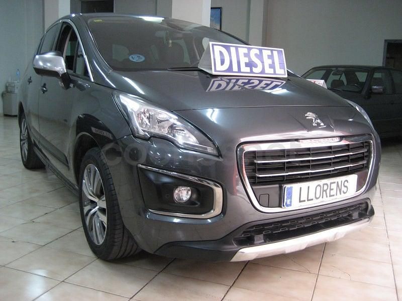 Usado Peugeot 3008 Style 120 CV (88 kW) 2016 Gris / plata Berlina