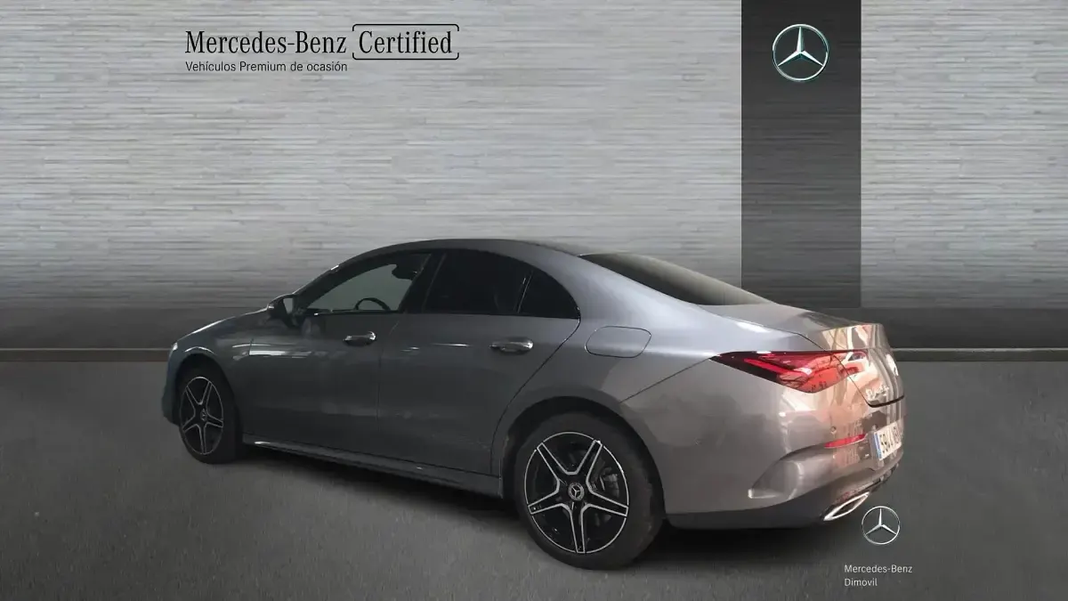 Usado Mercedes CLA250e 218 CV (160 kW) 2025 Gris montaña Berlina