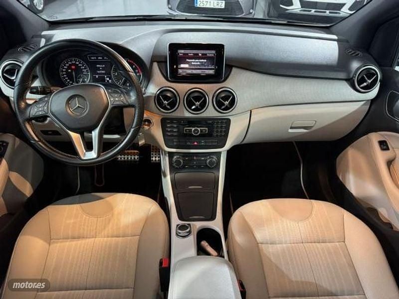 Usado Mercedes B180 109 CV (80 kW) 2013 Negro Monovolumen