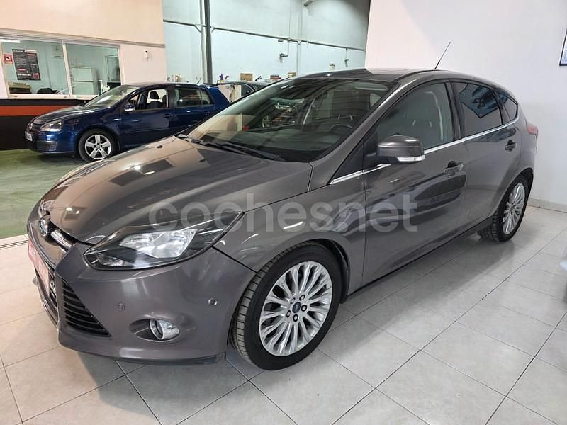 Marrón Usado 2012 Ford Focus Titanium Berlina | 6999 € (Precio justo) - Imagen 1/4