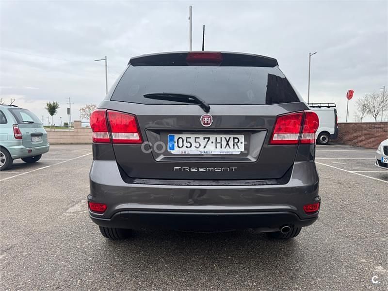 Usado Fiat Freemont Urban 170 CV (125 kW) 2014 Gris / plata SUV