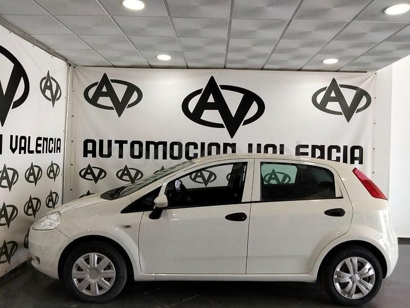Usado Fiat Punto Active 75 CV (55 kW) 2011 Blanco Utilitario