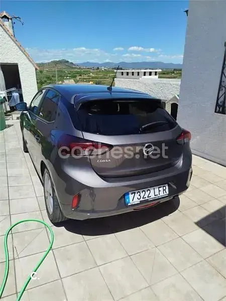Usado Opel Corsa Elegance 100 CV (73 kW) 2020 Gris / plata Utilitario