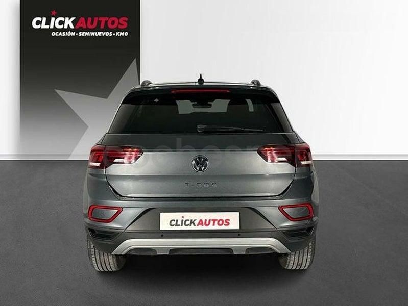Usado VW T-Roc Life 110 CV (80 kW) 2022 Gris / plata SUV