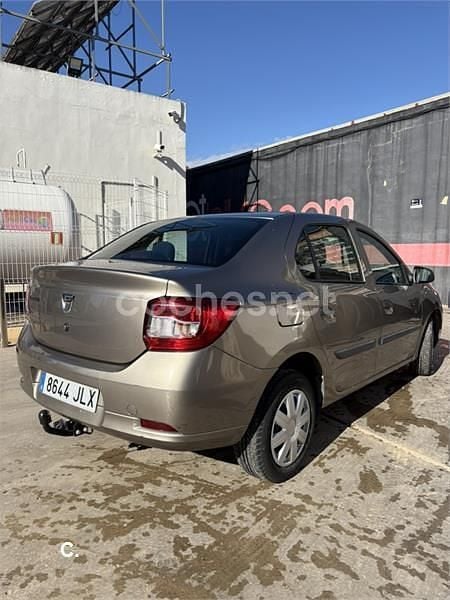 Usado Dacia Logan Ambiance 75 CV (55 kW) 2016 Marrón Berlina