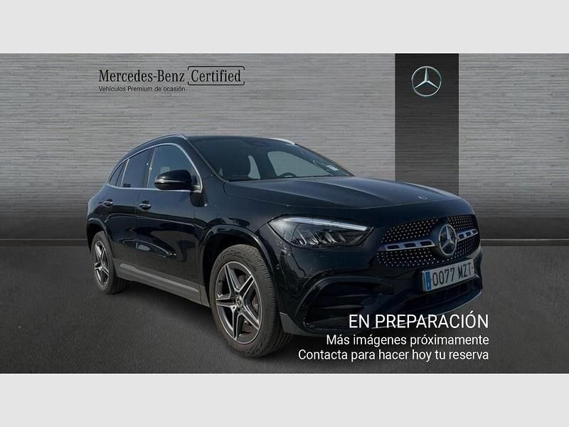 Usado Mercedes GLA250 AMG line 218 CV (160 kW) 2025 Negro SUV