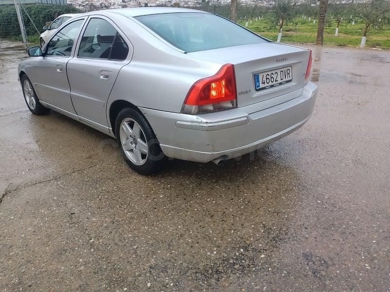 Usado Volvo S60 Momentum 185 CV (136 kW) 2006 Gris / plata Berlina