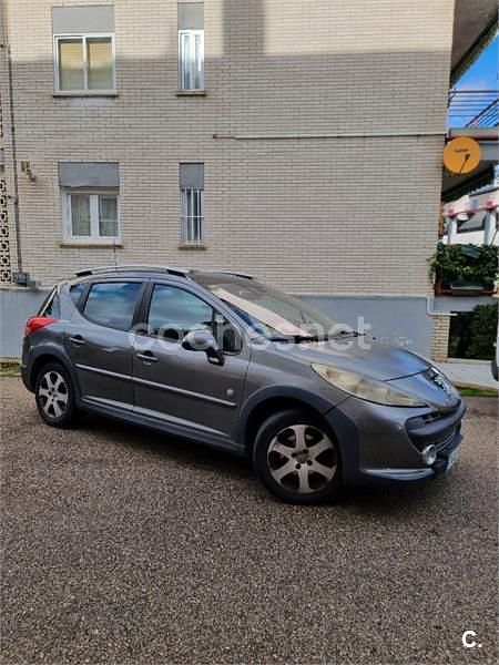 Usado Peugeot 207 Outdoor Outdoor 110 CV (80 kW) 2008 Gris / plata Familiar