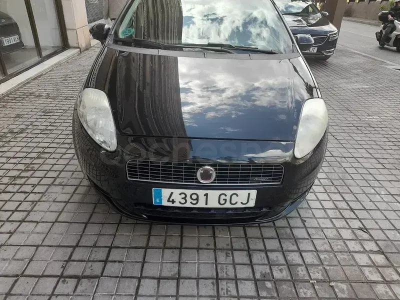 Usado Fiat Punto Dynamic 95 CV (69 kW) 2009 Negro Utilitario