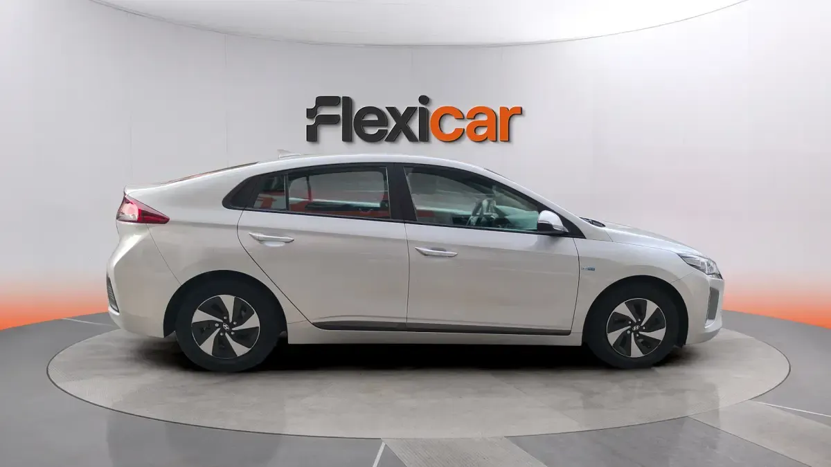 Usado Hyundai Ioniq 141 CV (103 kW) 2018 Gris Utilitario
