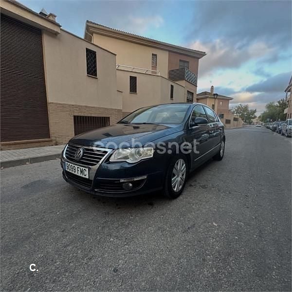 Usado VW Passat Highline 140 CV (102 kW) 2007 Azul Berlina