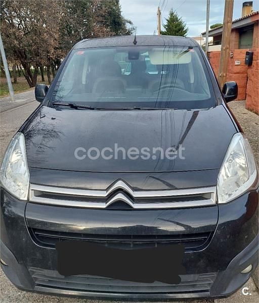 Usado Citroën Berlingo Feel 100 CV (73 kW) 2016 Negro Monovolumen