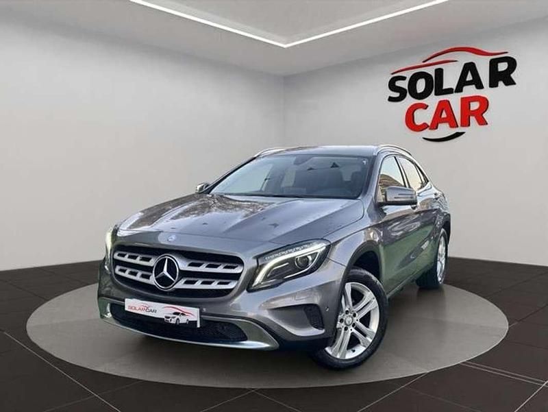 Usado Mercedes GLA200 136 CV (100 kW) 2017 Gris SUV
