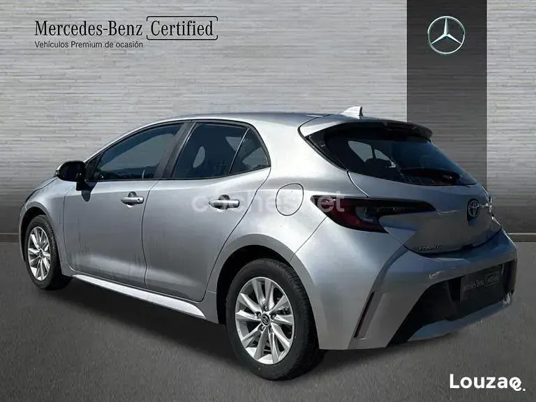 Usado Toyota Corolla Active 140 CV (102 kW) 2024 Gris / plata Berlina