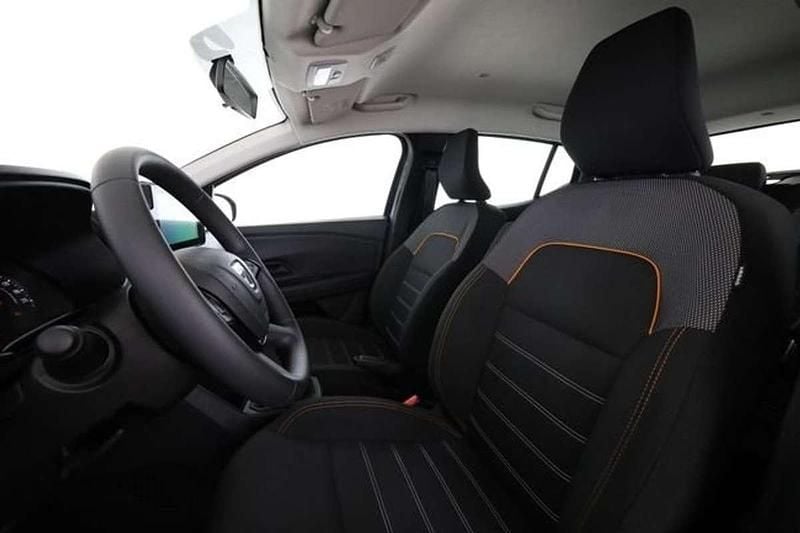 Usado Dacia Sandero Essentiel 91 CV (66 kW) 2022 Gris Utilitario