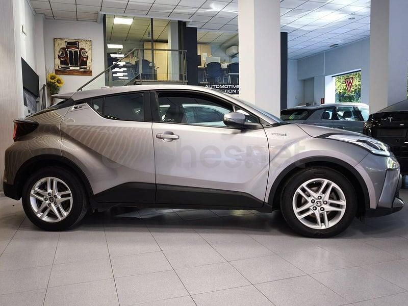 Usado Toyota C-HR Advance 122 CV (89 kW) 2021 Gris / plata SUV