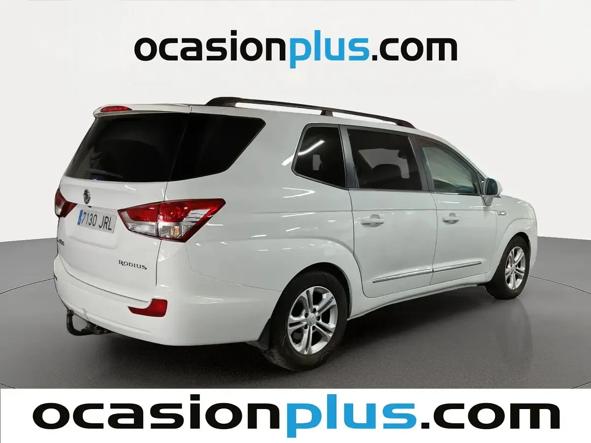 Usado SsangYong Rodius Limited 178 CV (130 kW) 2016 Blanco Monovolumen